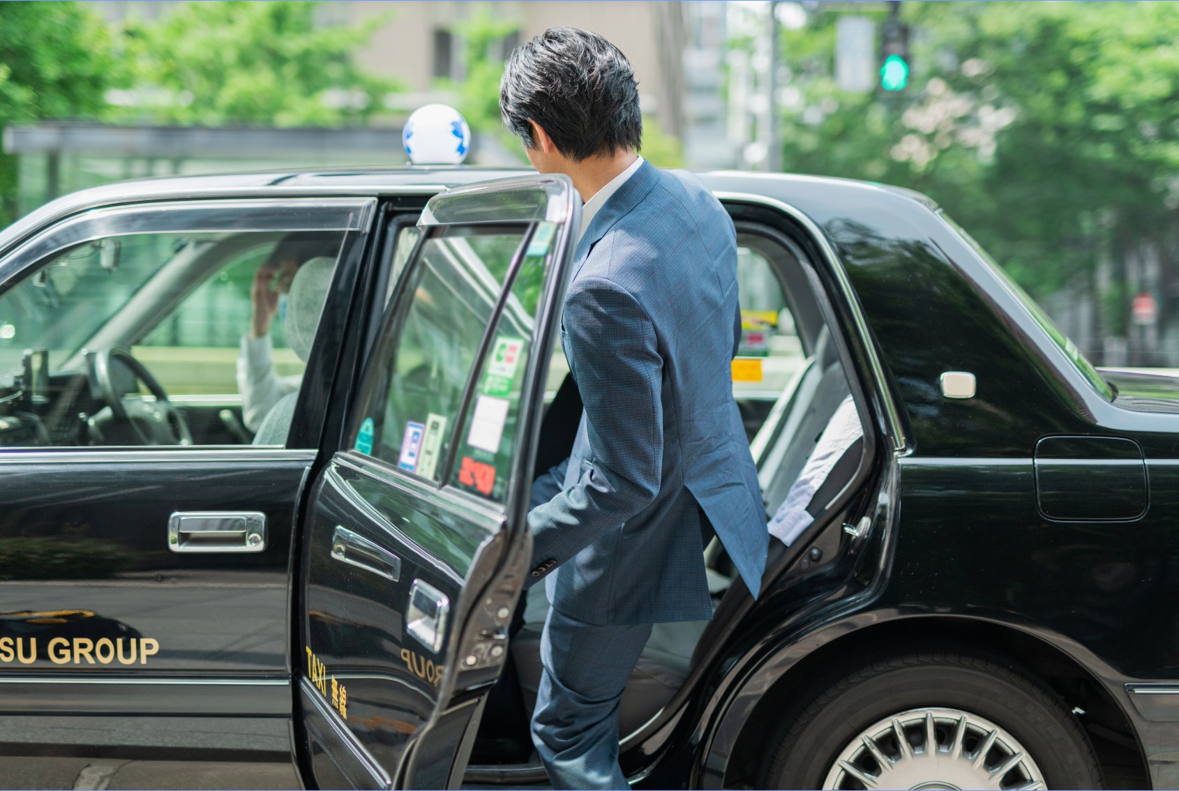 タクシー乗車のイメージ